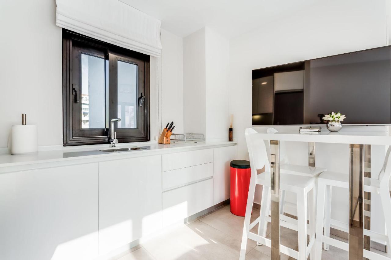 By Riva - Chic, Contemporary Studio In Puerto Banus Gardens 马尔韦利亚 外观 照片