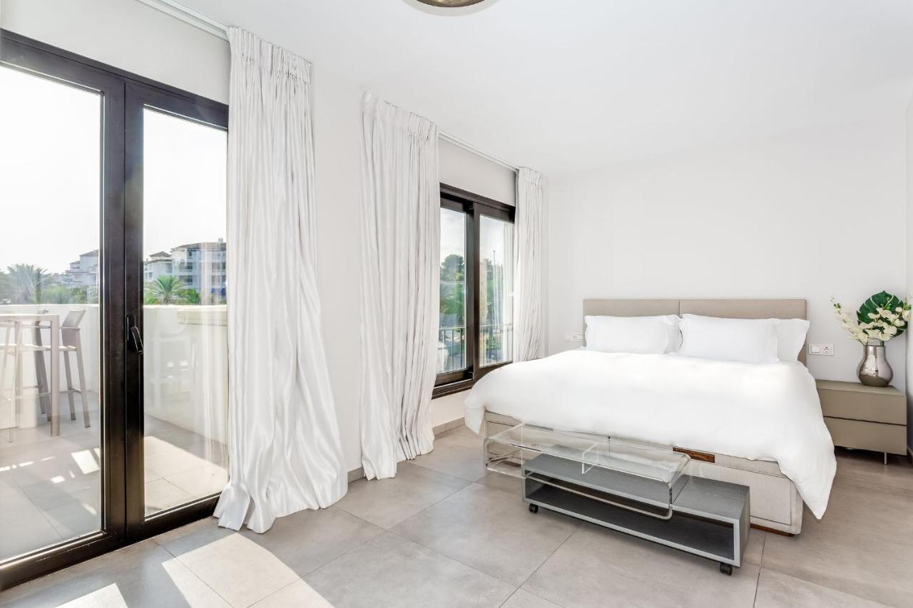 By Riva - Chic, Contemporary Studio In Puerto Banus Gardens 马尔韦利亚 外观 照片